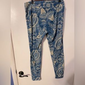 LULAROE Tall and Curvy Leggings.  Blue and Cream.
